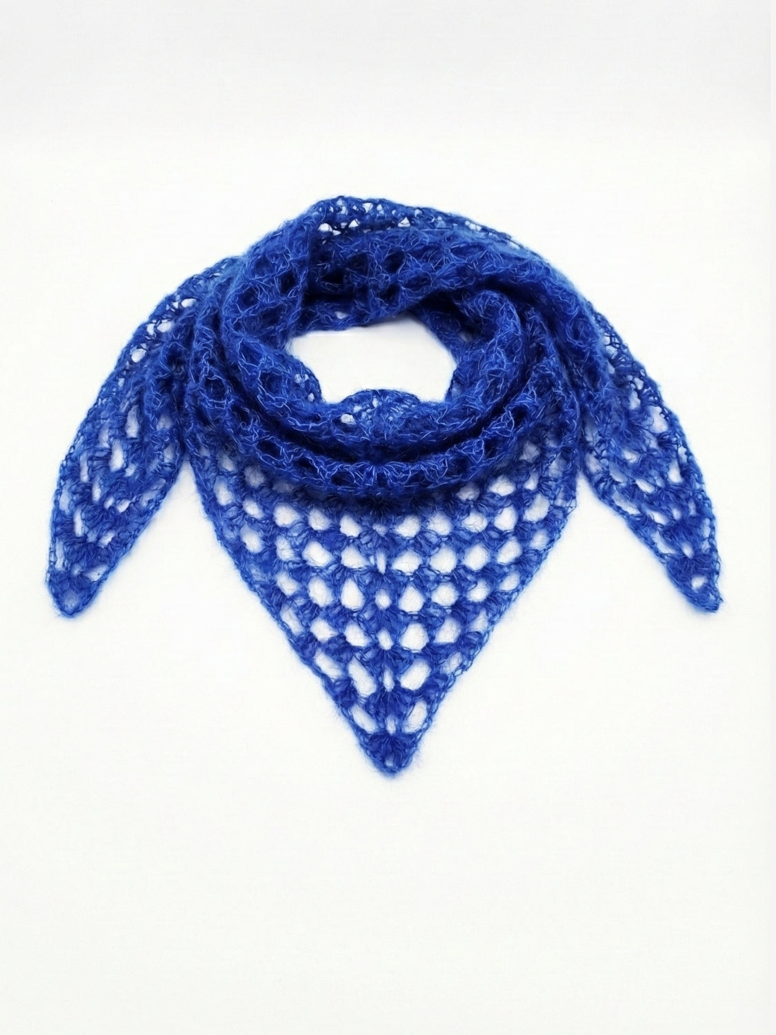 Esarfa crosetata manual din alpaca si ,matase cobalt