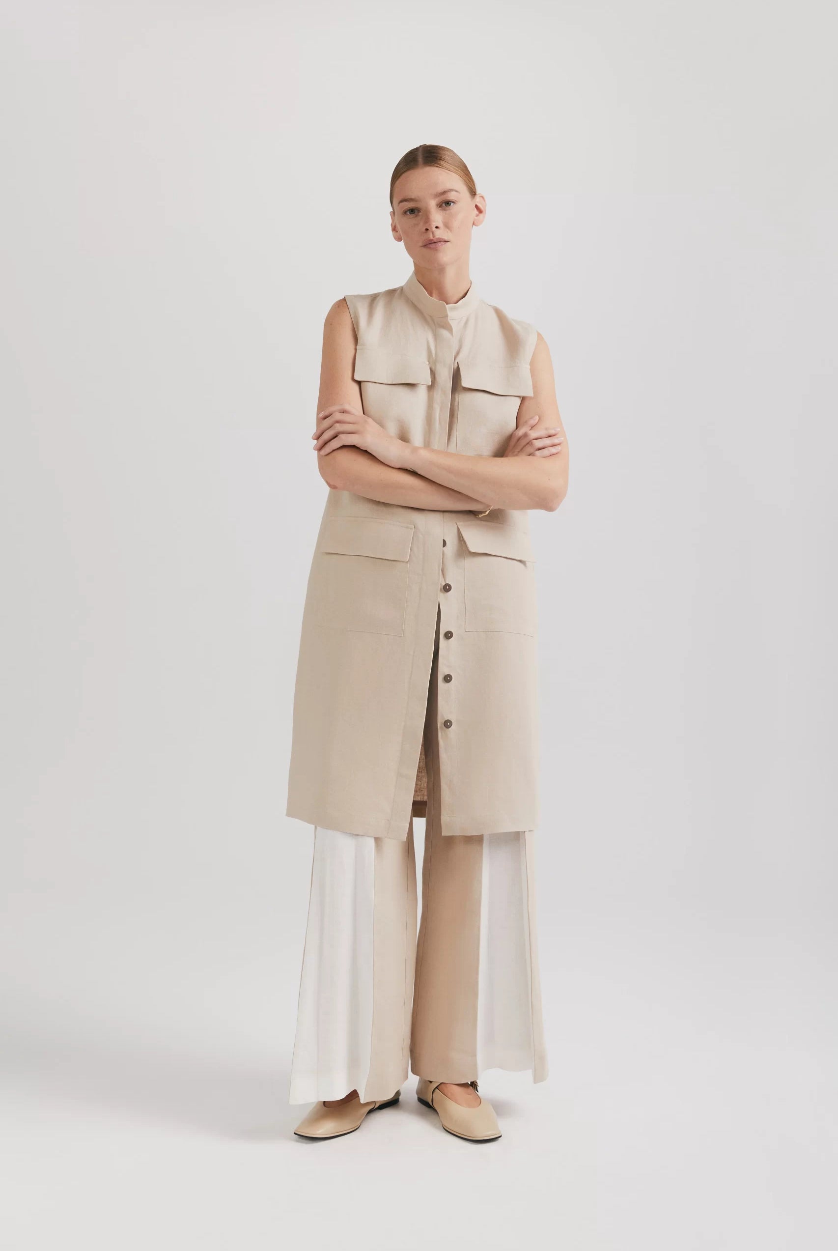 Rochie cargo bej din in pur cu buzunare frontale și cordon - ipanomi.com