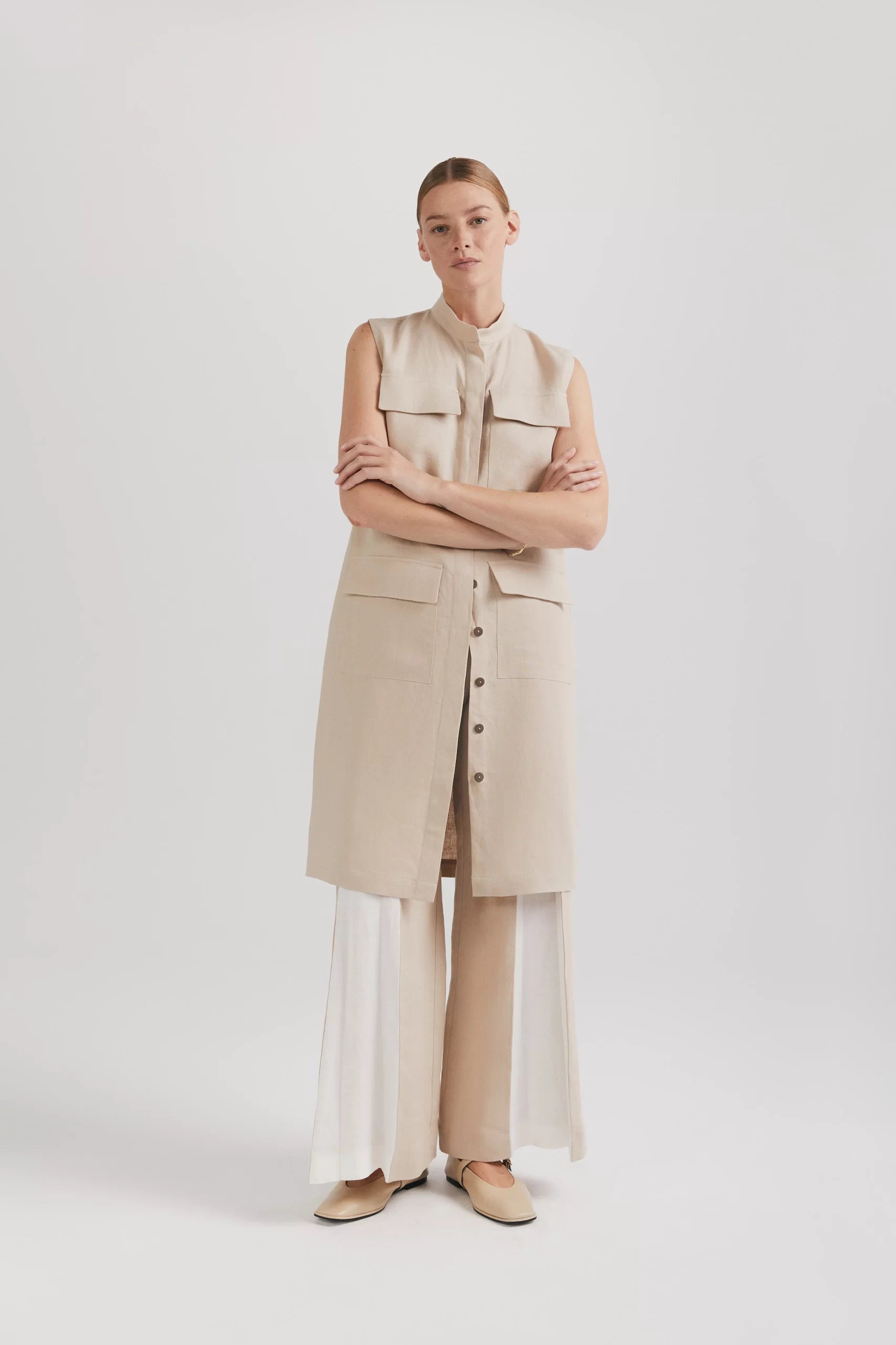 Rochie cargo bej din in pur cu buzunare frontale și cordon - ipanomi.com