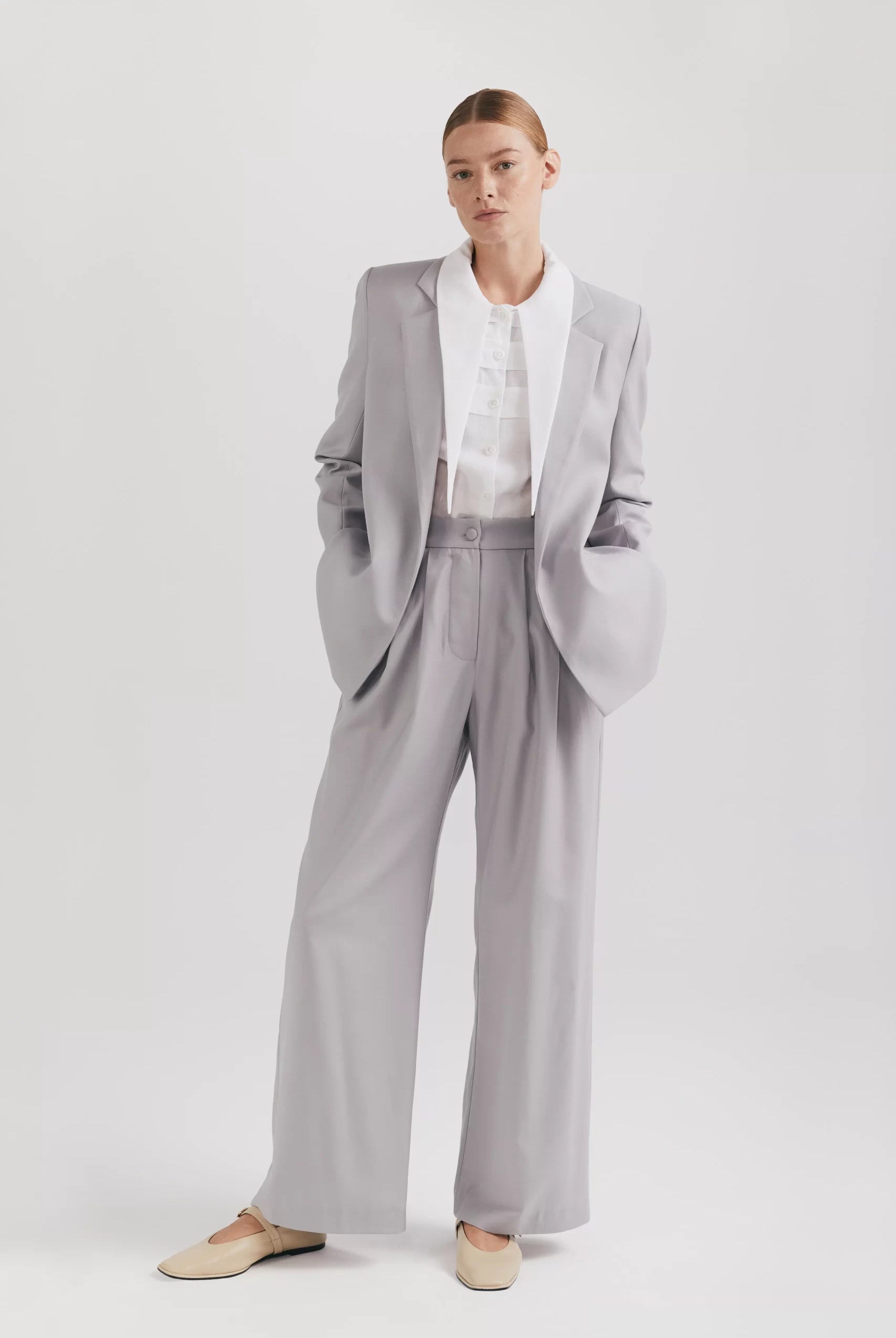 Pantaloni largi din lână stil palazzo - ipanomi.com