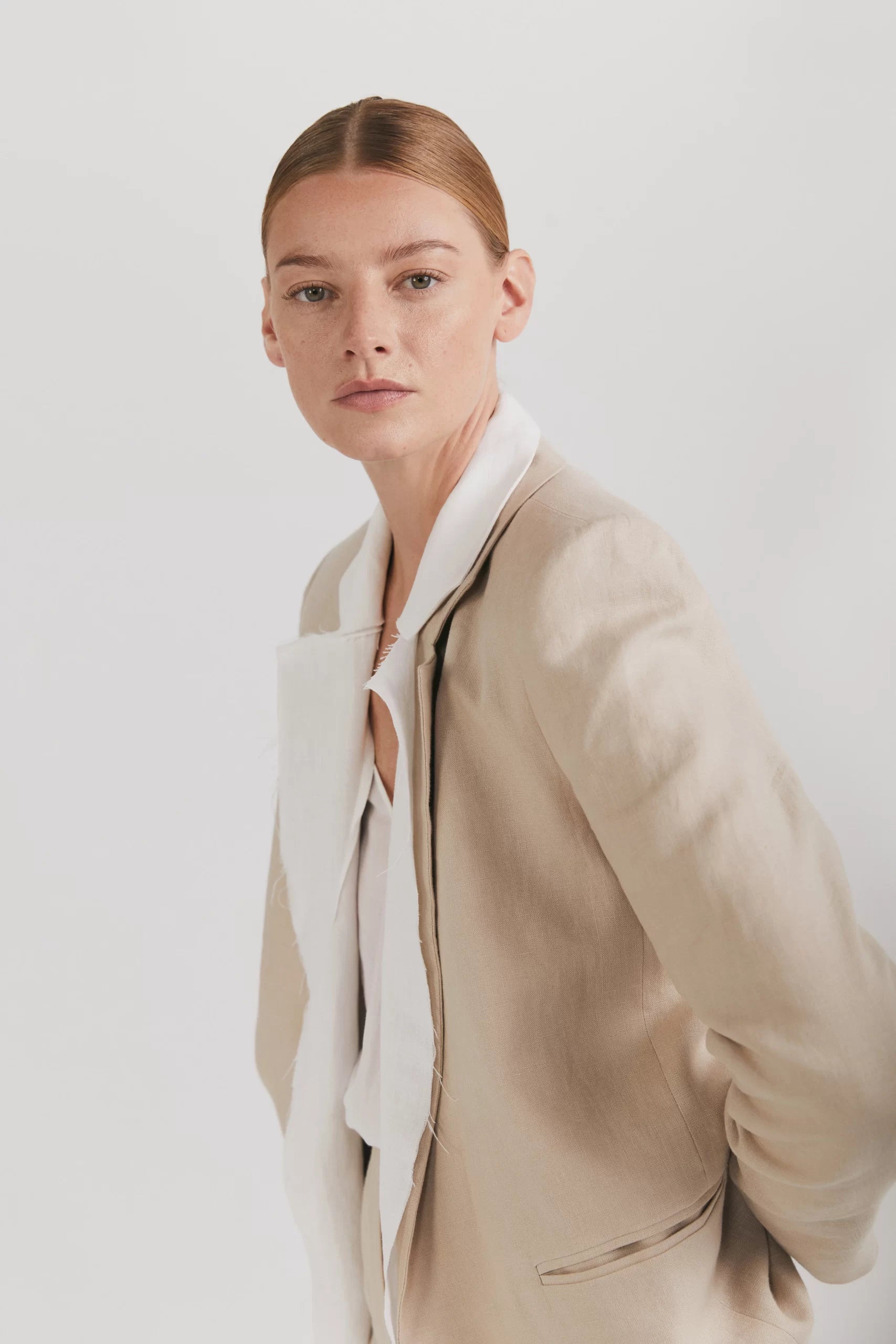 Blazer din in bej fără nasturi - ipanomi.com