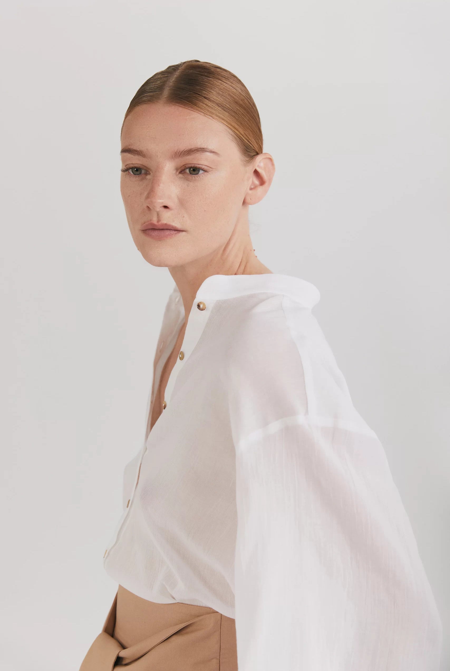 Cămașă cu mâneci tip balon din voal de bumbac alb - ipanomi.com