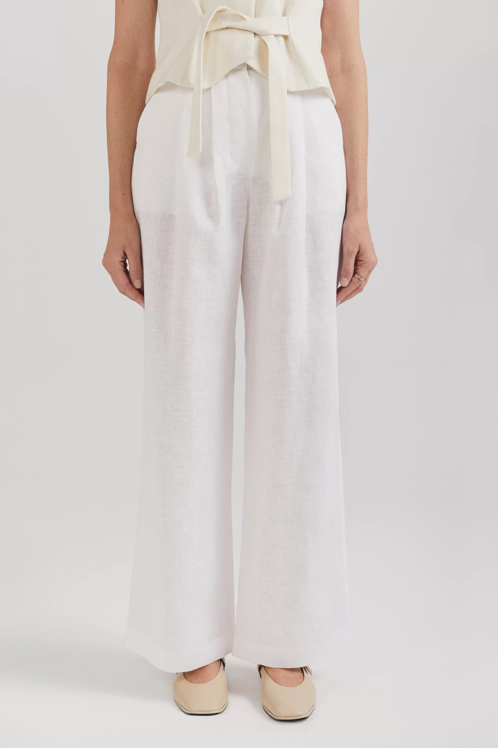 Pantaloni largi din in albi - ipanomi.com