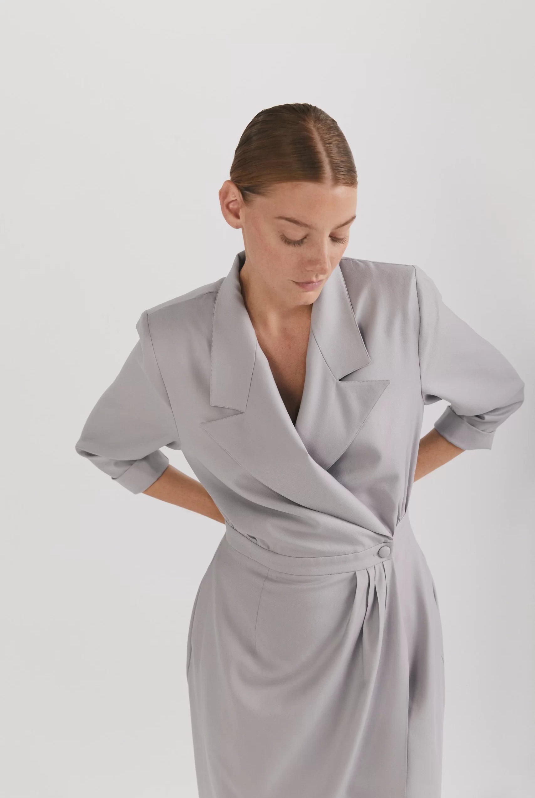 Rochie suprapusă din lână premium și guler cu rever - ipanomi.com