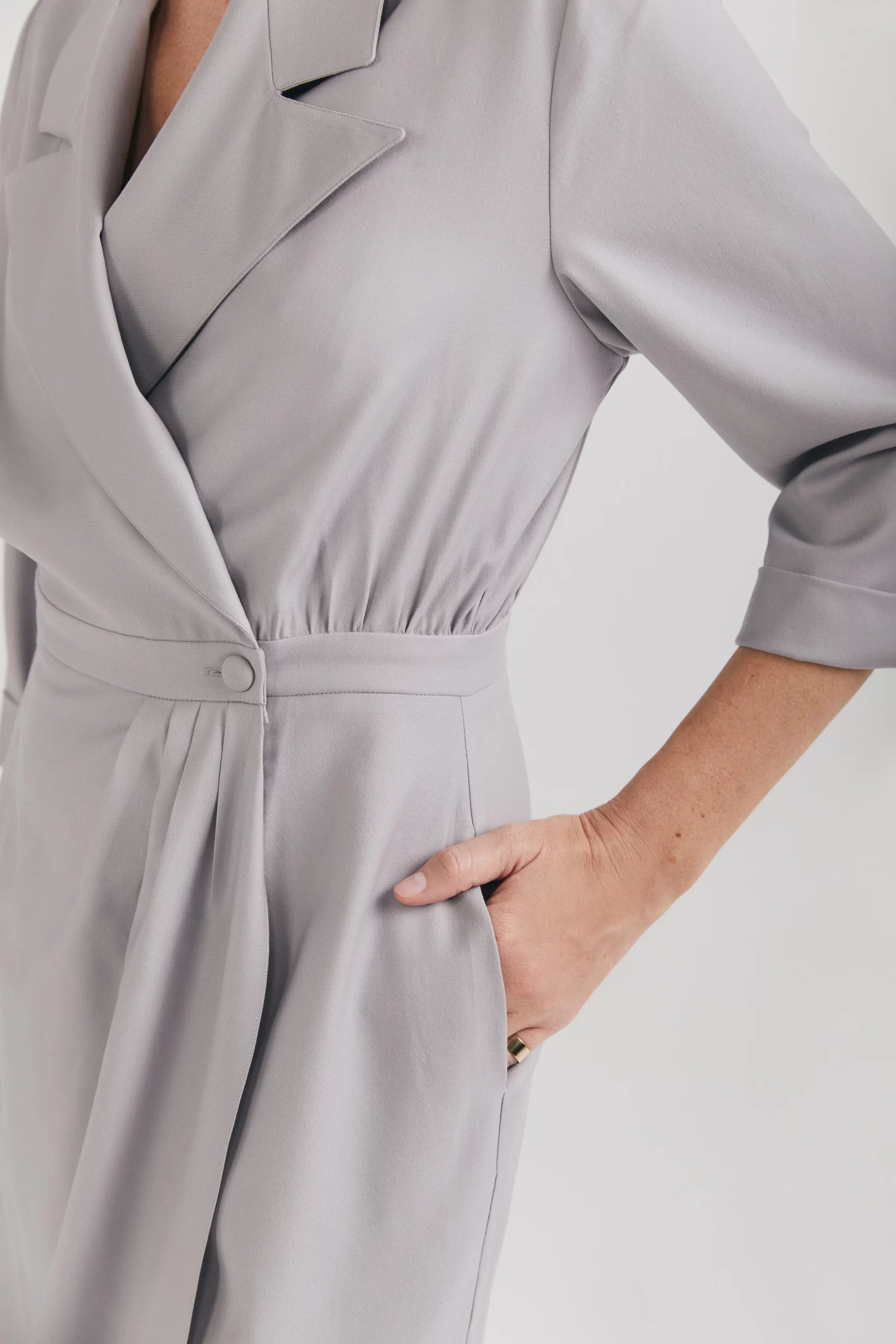 Rochie suprapusă din lână premium și guler cu rever - ipanomi.com