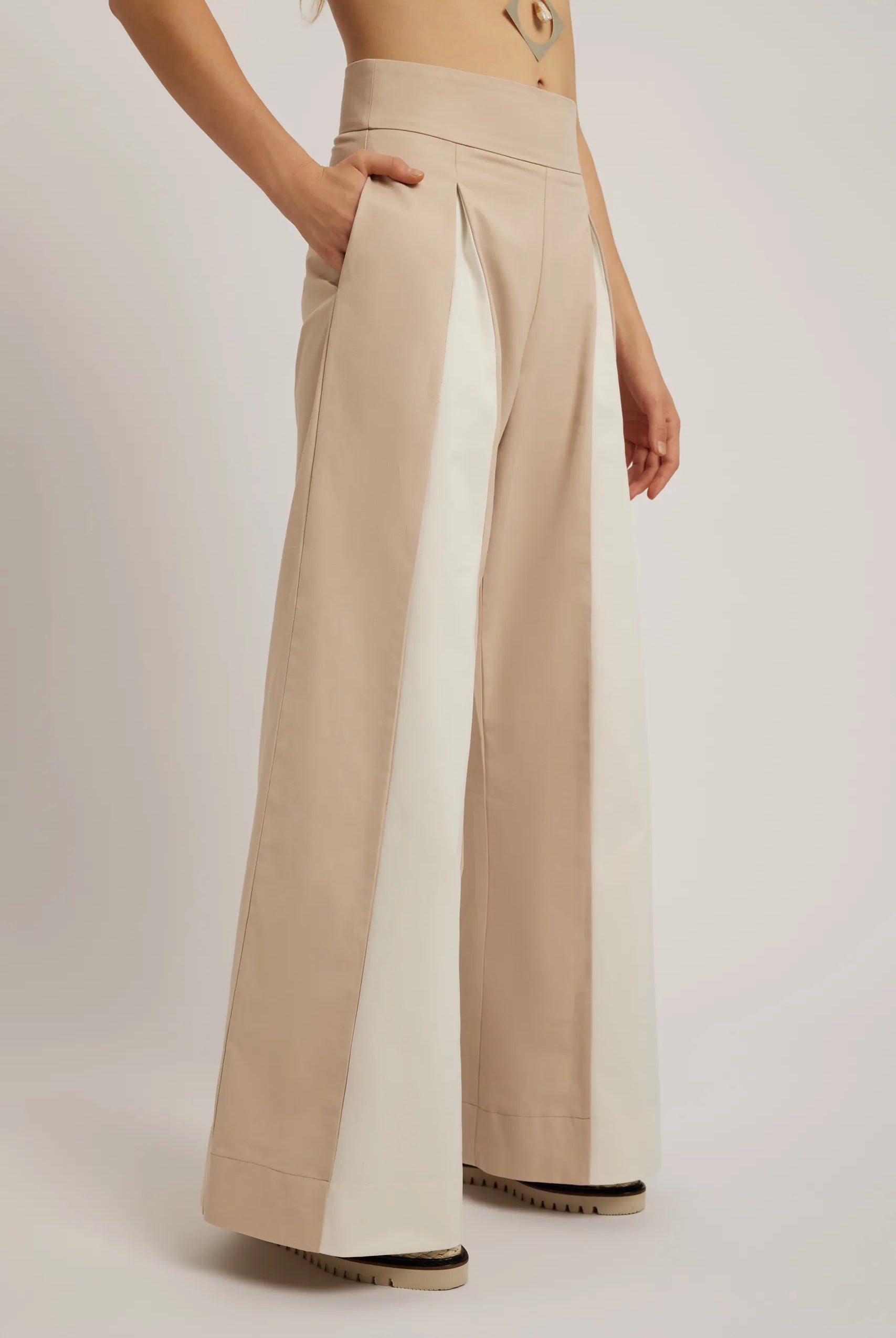 Pantalonii Butterfly - ipanomi.com