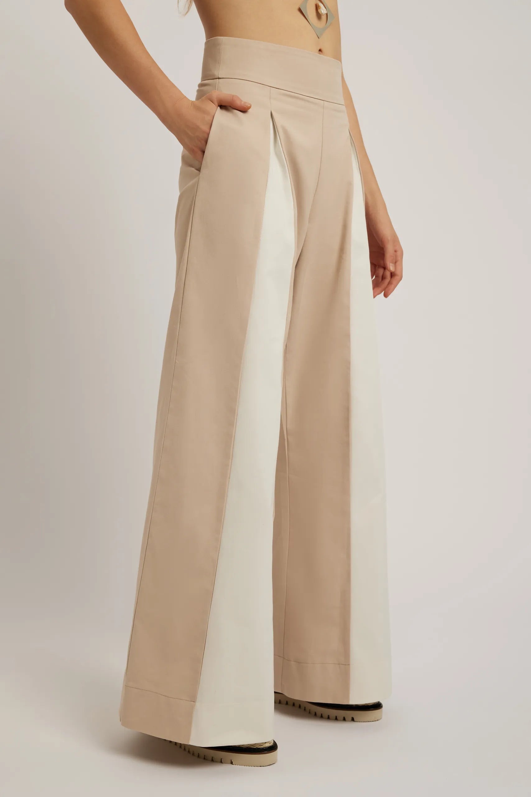 Pantalonii Butterfly - ipanomi.com