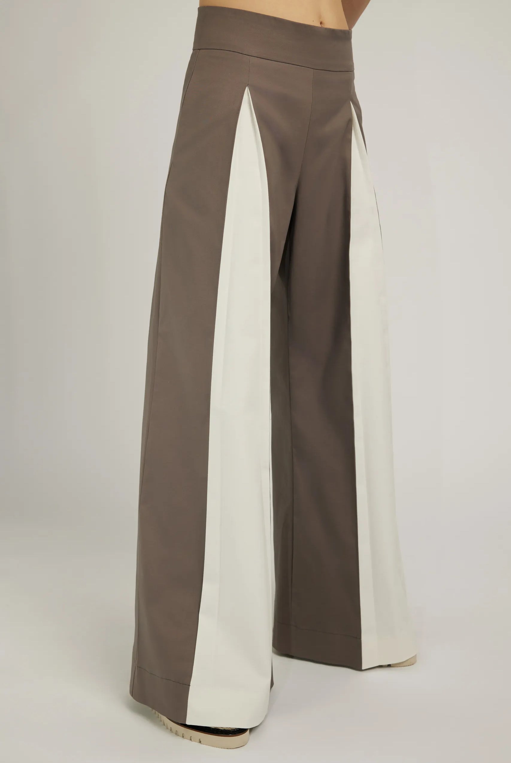 Pantalonii Butterfly - ipanomi.com