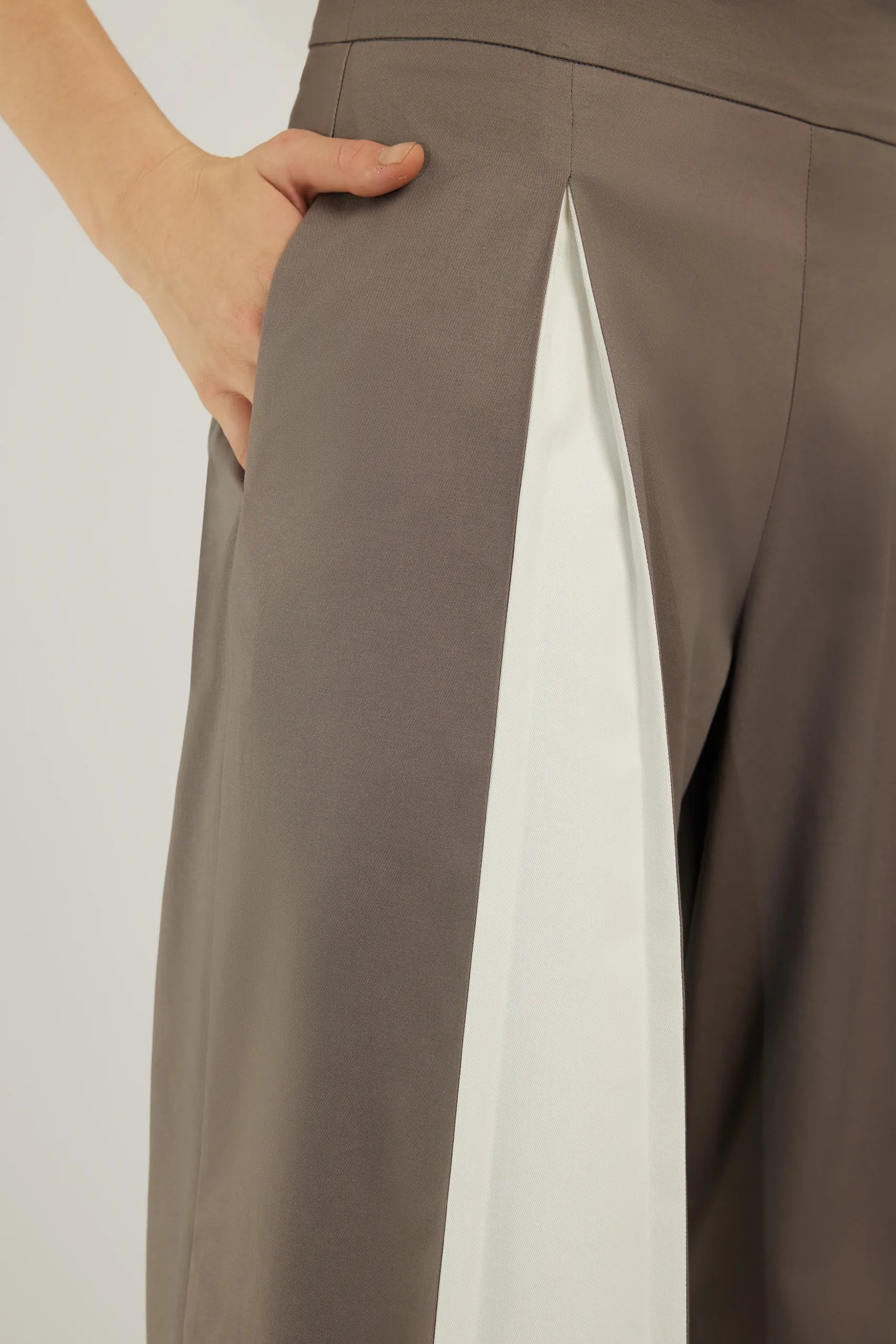 Pantalonii Butterfly - ipanomi.com