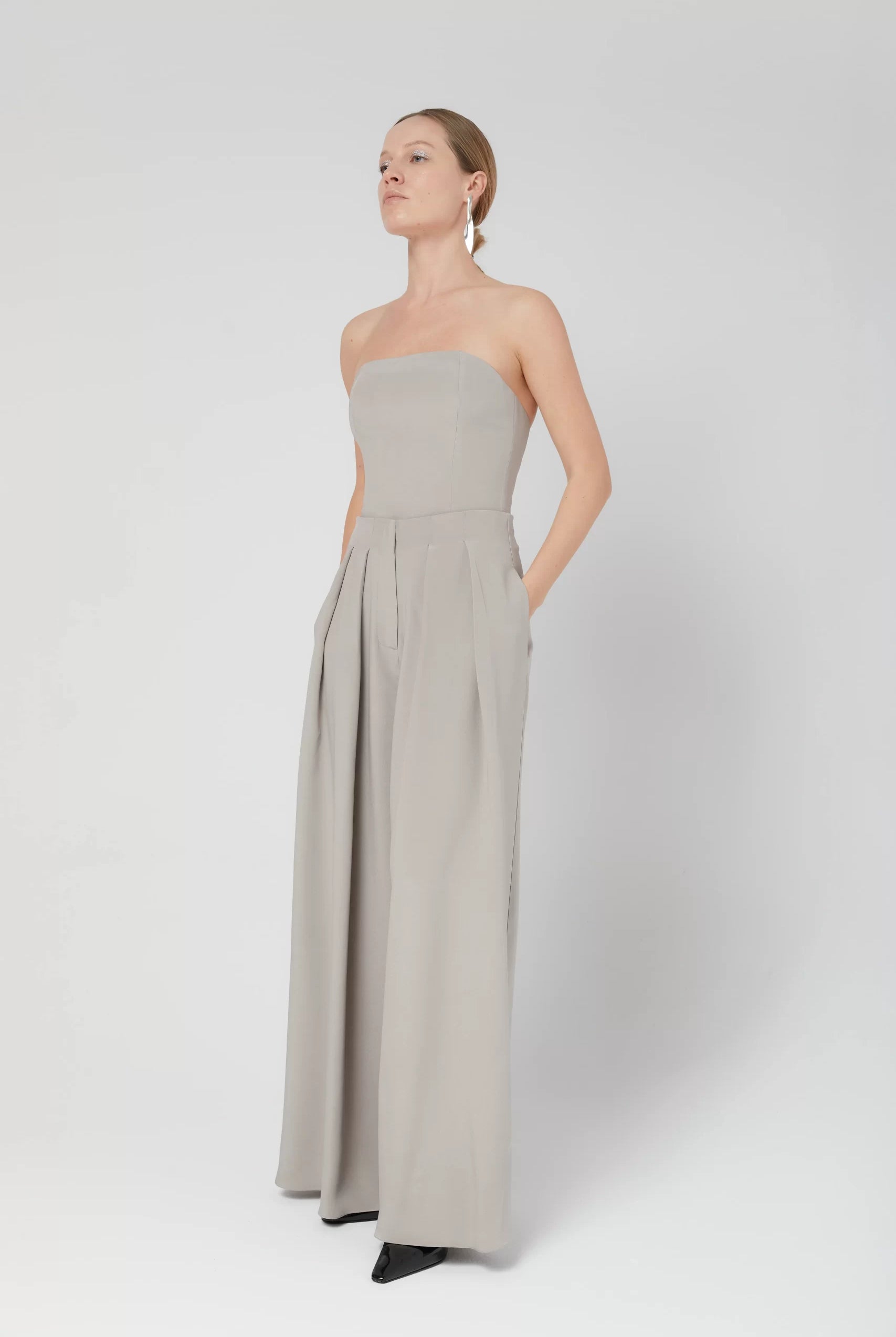 Pantaloni ampli cu talie înaltă din cady de mătase gri - ipanomi.com