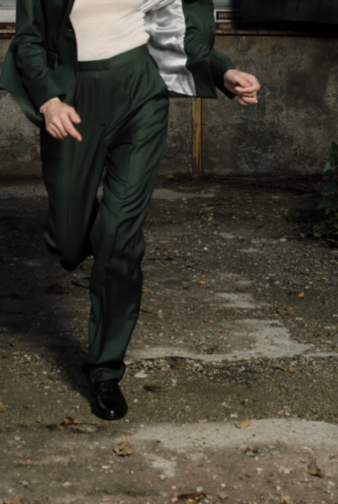 Pantaloni din lână, versi, drepți cu elastic la spate