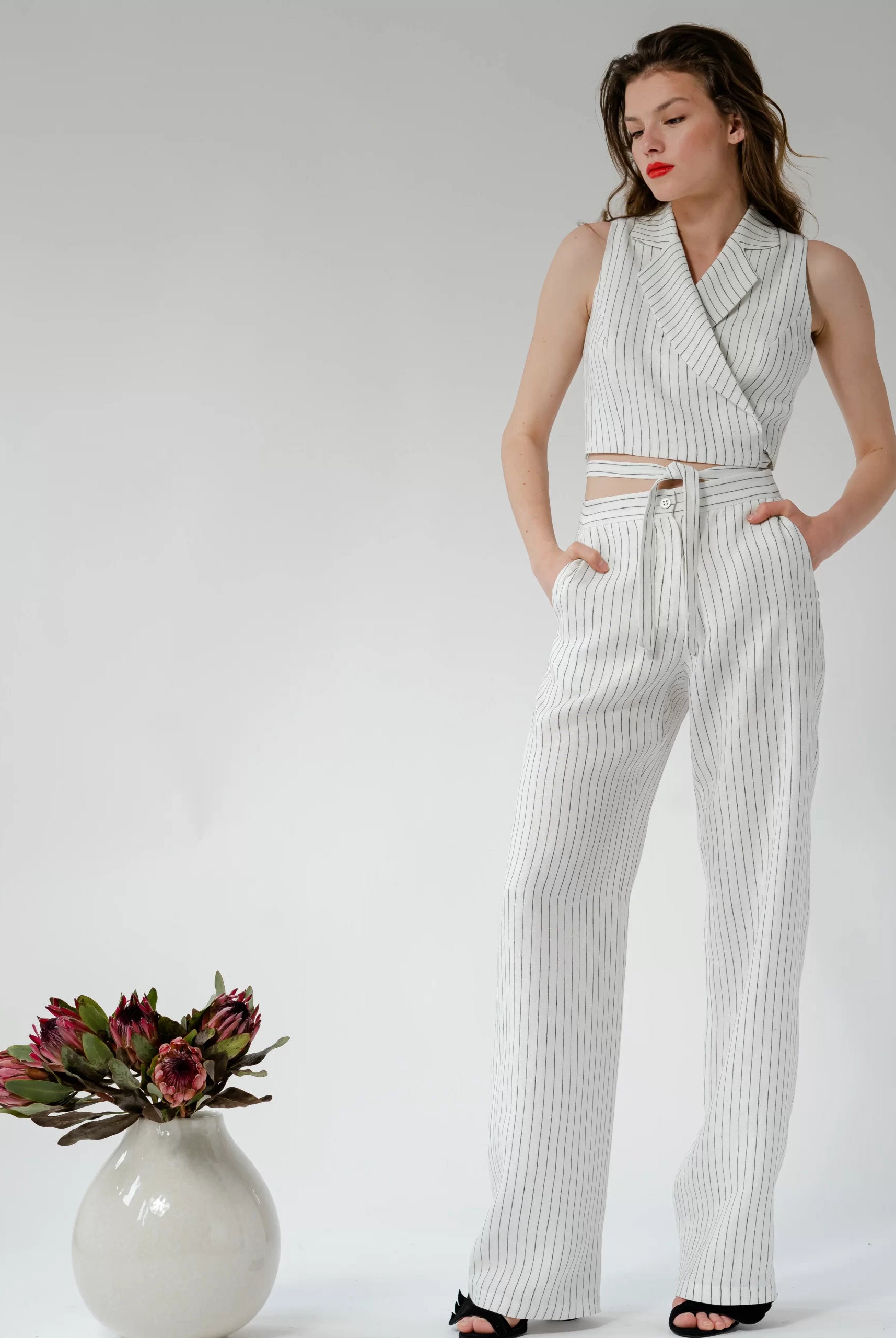 Pantalonii din in The Suit - ipanomi.com