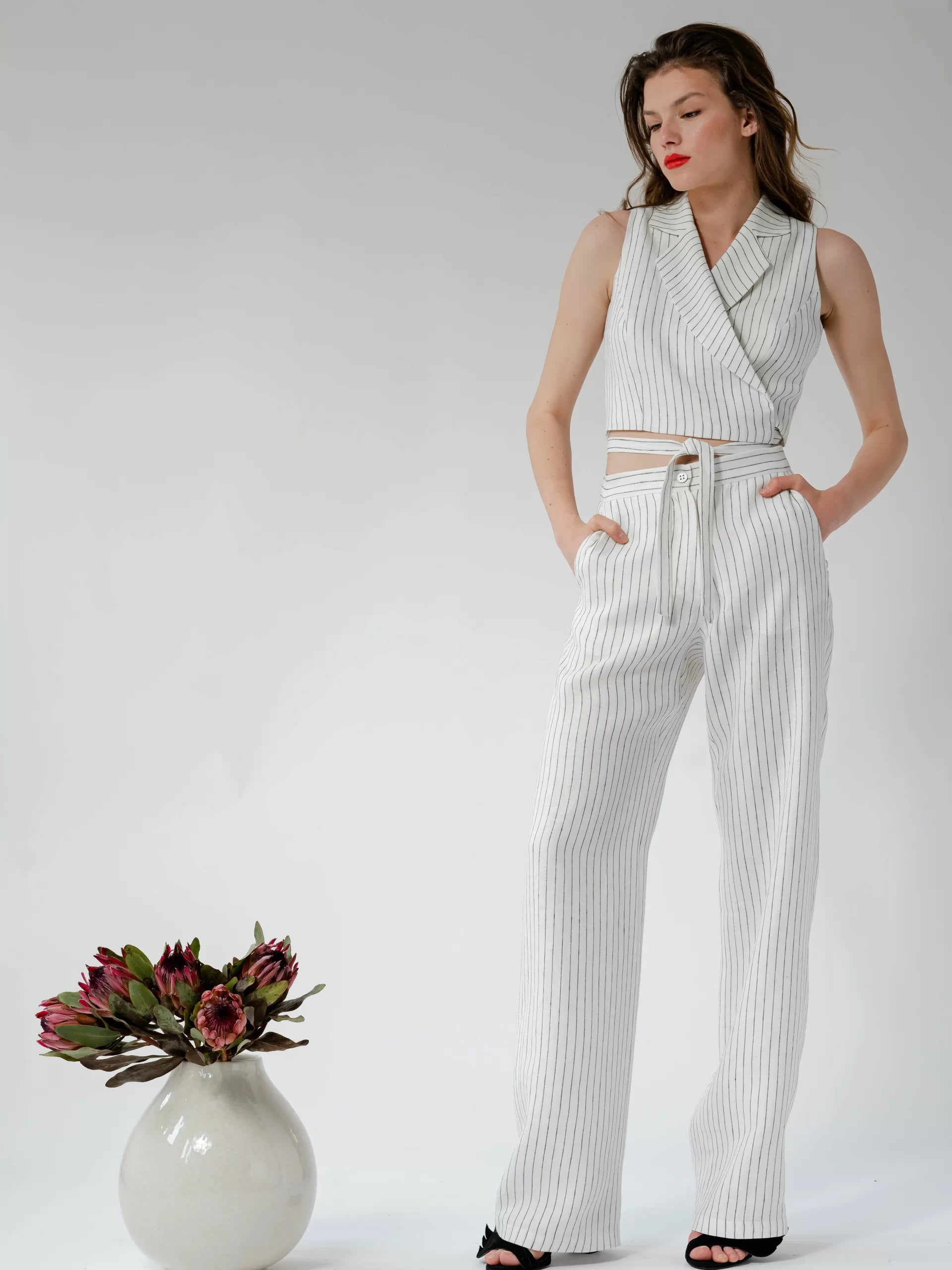 Pantalonii din in The Suit - ipanomi.com
