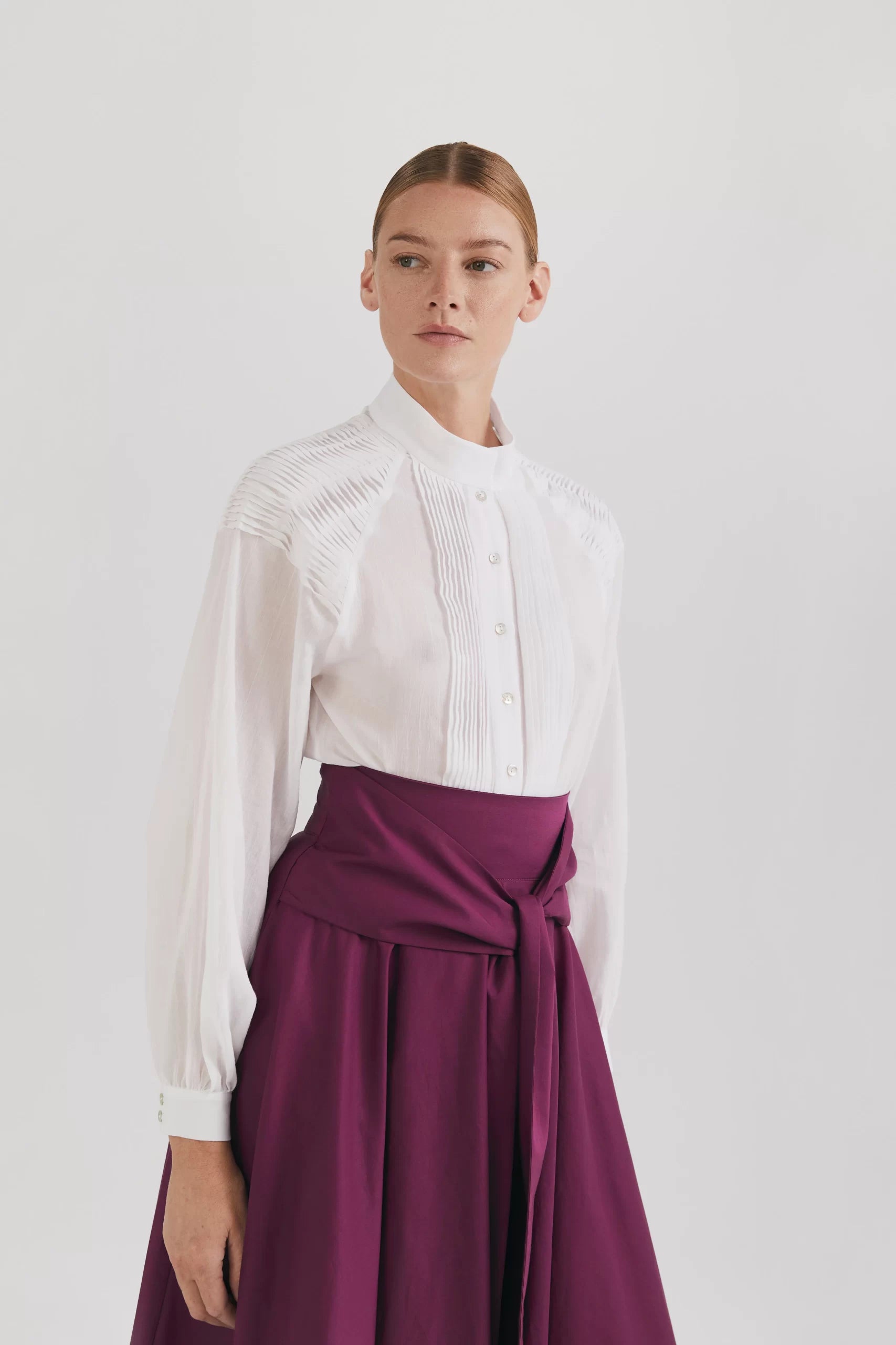 Cămașă din voal de bumbac cu detalii la gât și umeri - ipanomi.com