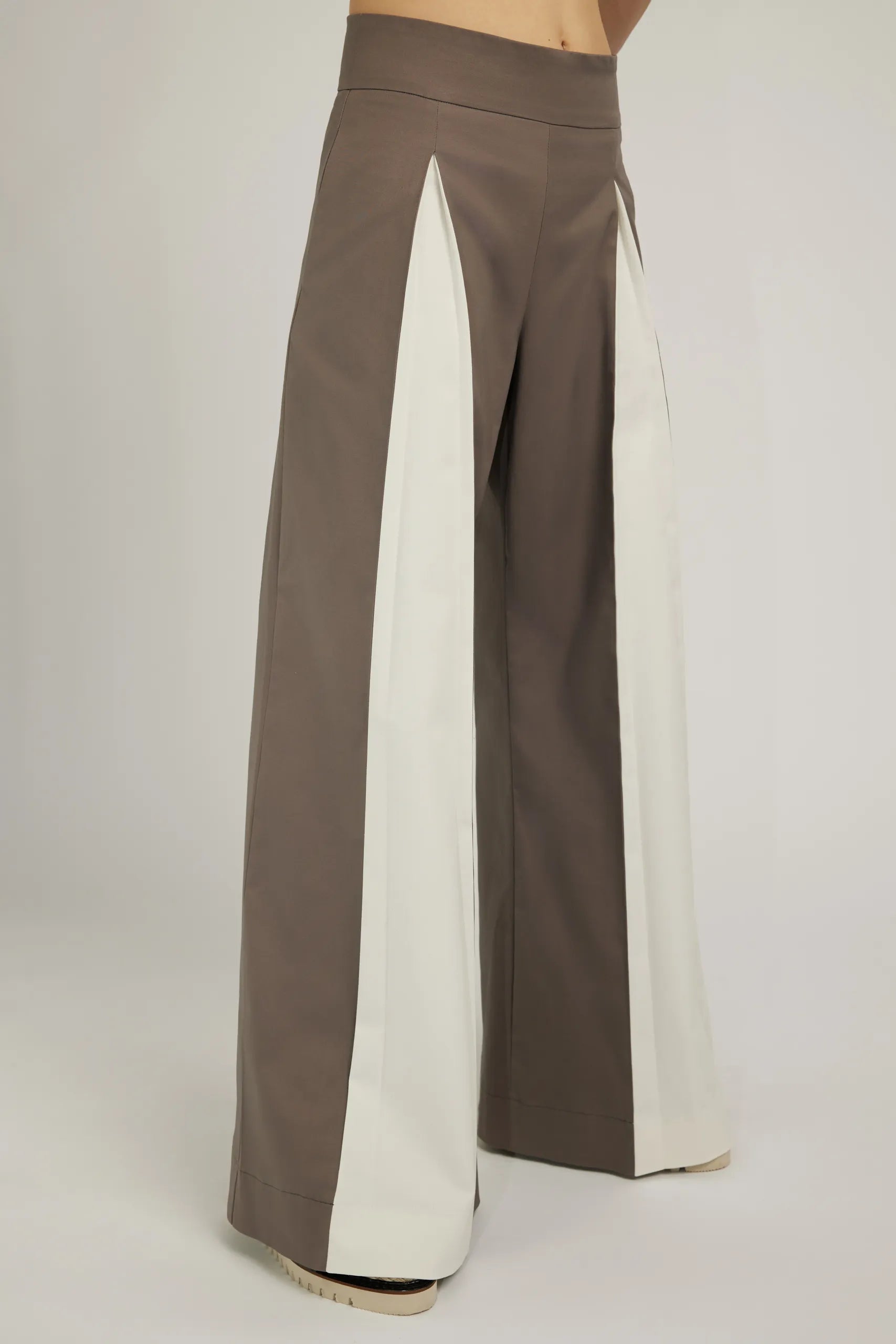 Pantalonii Butterfly - ipanomi.com