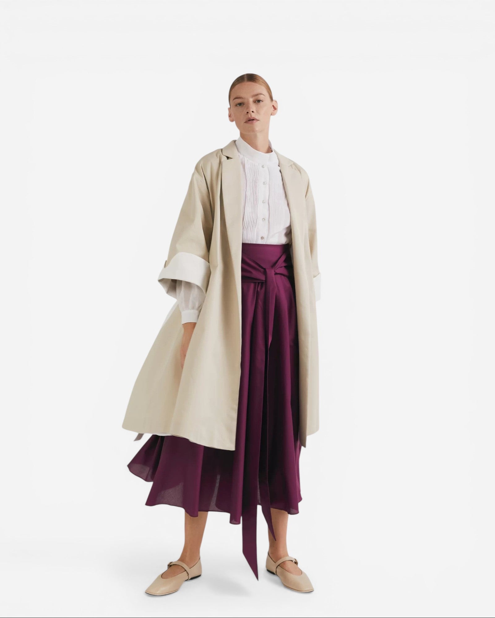 Trenci bej cu detaliu alb din twill de bumbac - ipanomi.com