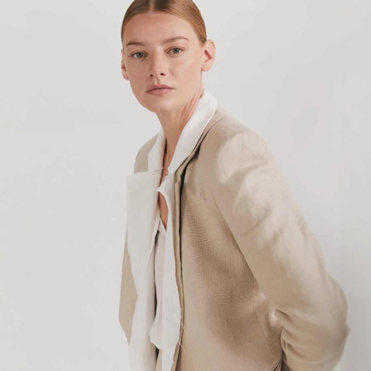 Blazer elegant din in, lung, bej