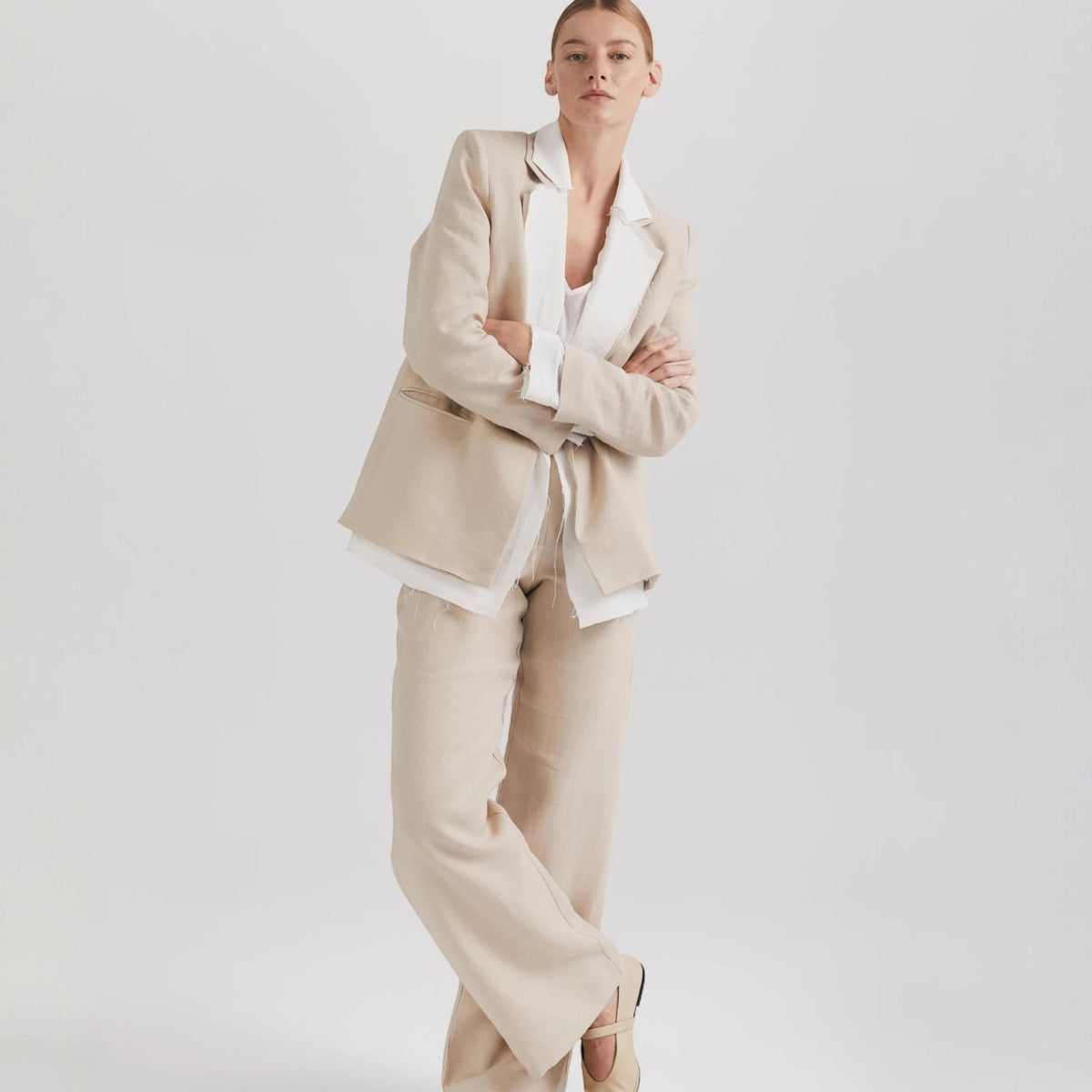 Pantaloni eleganți din in, largi, bej