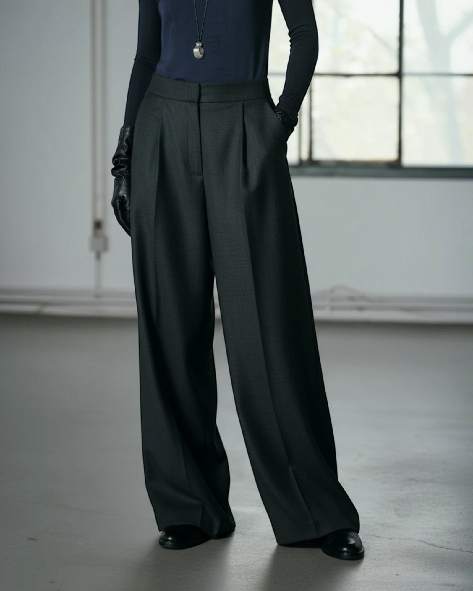 Ipanomi dark grey Italian wool tailored trousers with front pleats and a straight leg fit.