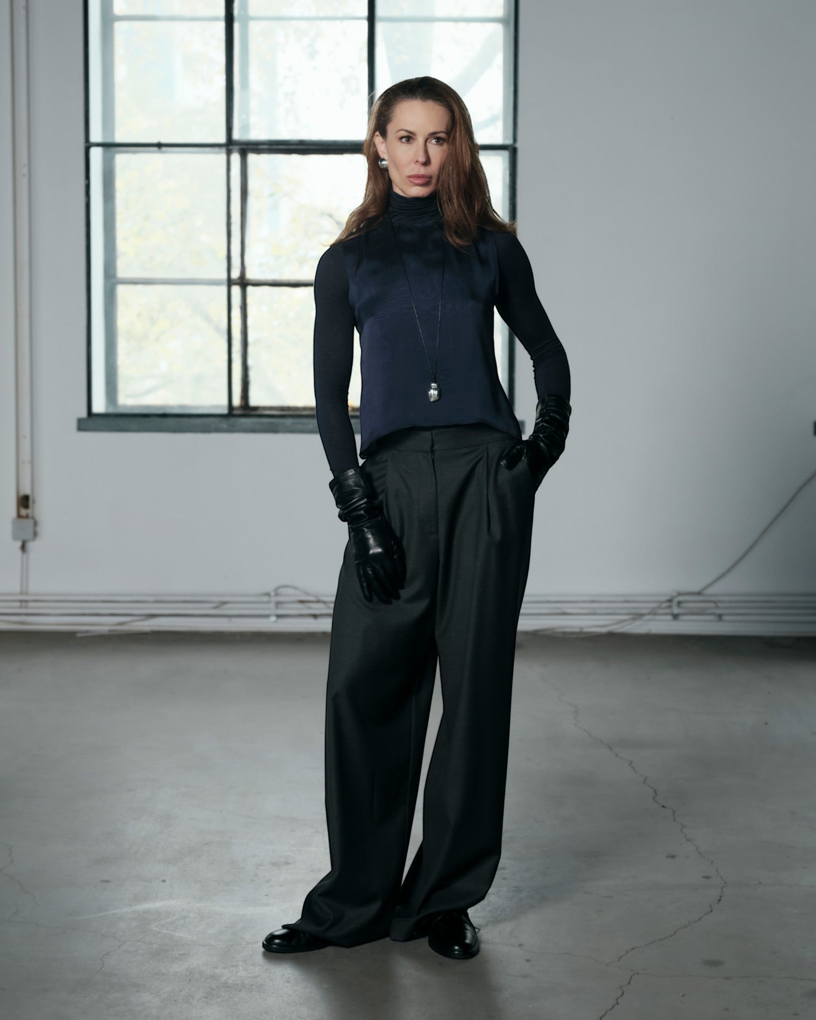 Ipanomi dark grey Italian wool tailored trousers with front pleats and a straight leg fit.
