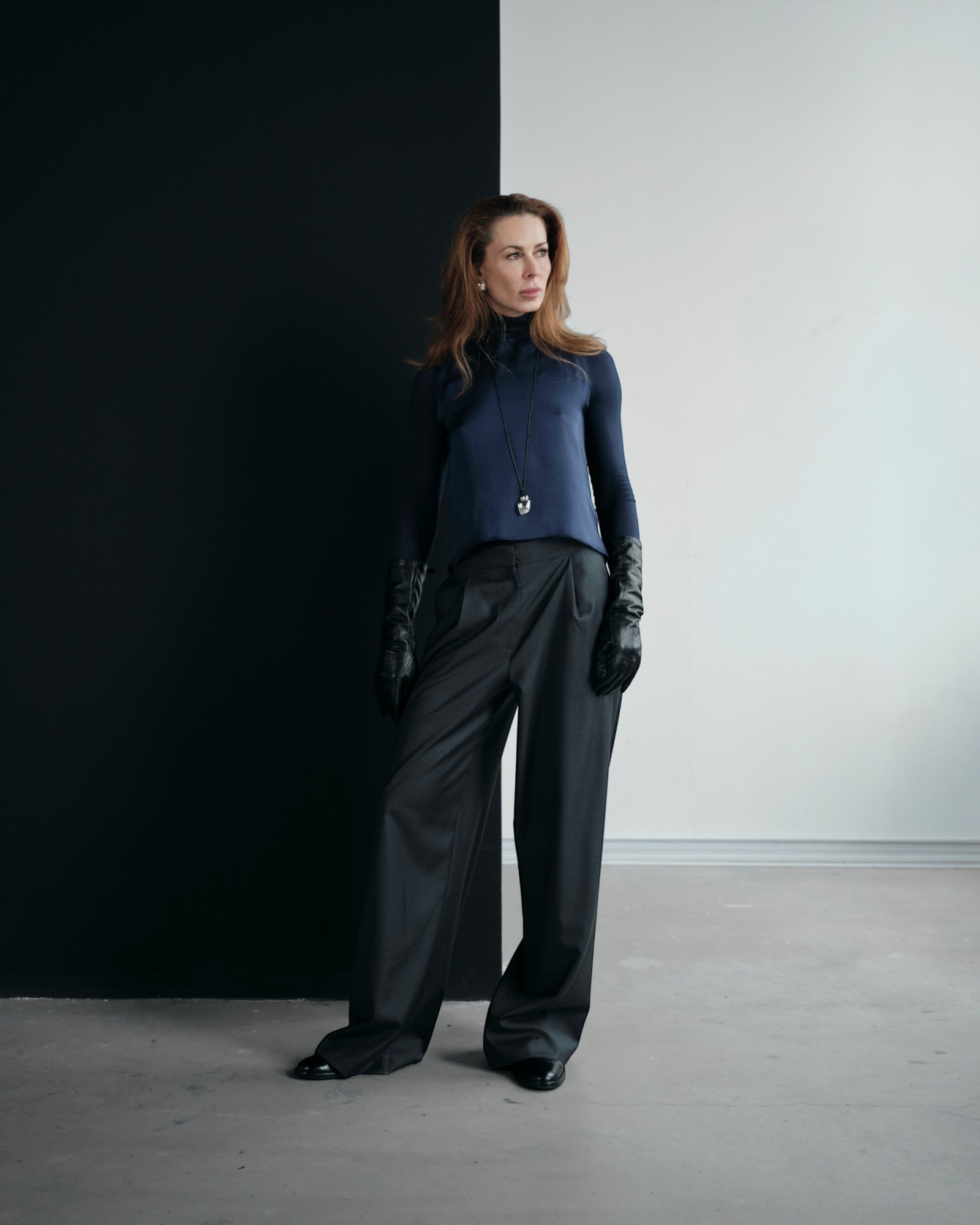 Ipanomi dark grey Italian wool tailored trousers with front pleats and a straight leg fit.