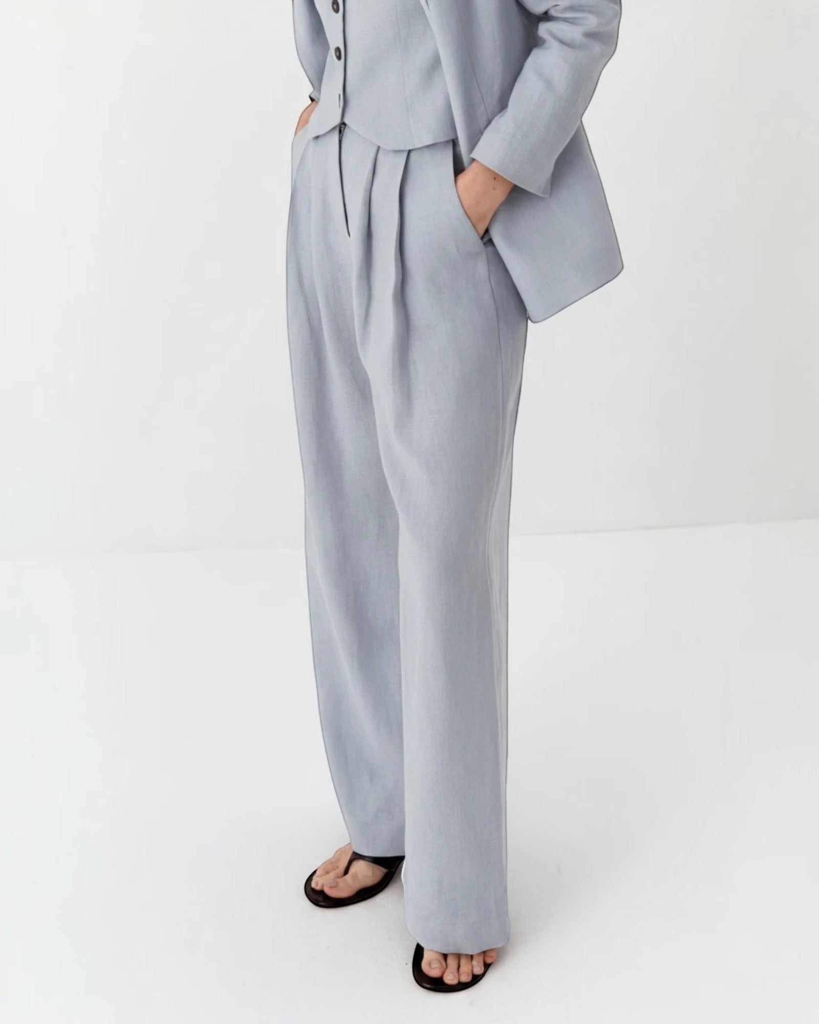 Ipanomi light blue pure linen wide-leg trousers with double pleats and side pockets