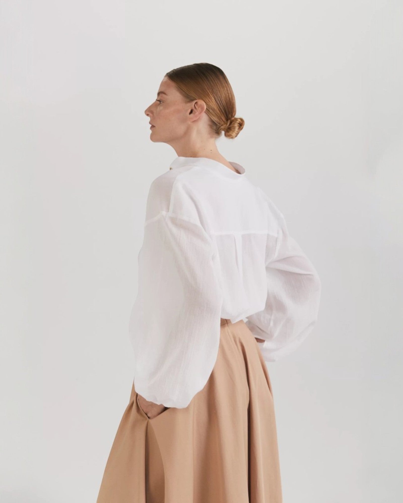 Ipanomi white cotton voile elegant long shirt with balloon sleeves and mandarin collar